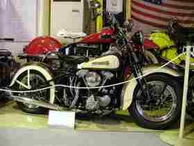 1947 / Harley Davidson 47-FL ůͯލŏI^
& 1941 / Indian tHA80 1265cc
(771x538 112kb)